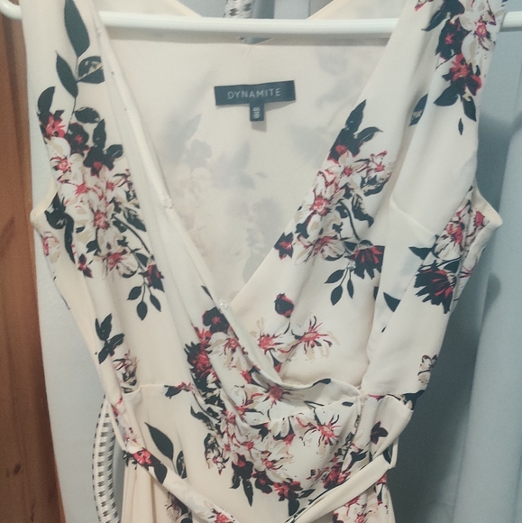 Dynamite Dress Petite - Picture 4 of 5